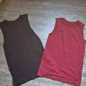 ZYIA Black and Burgundy Sleeveless Tops